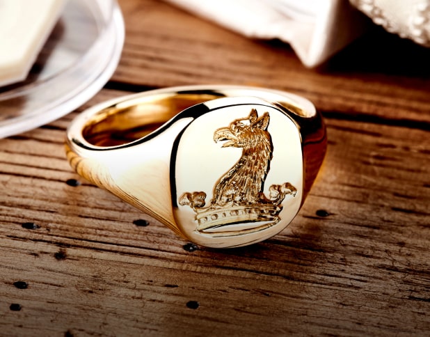 Signet ring with seal engraving